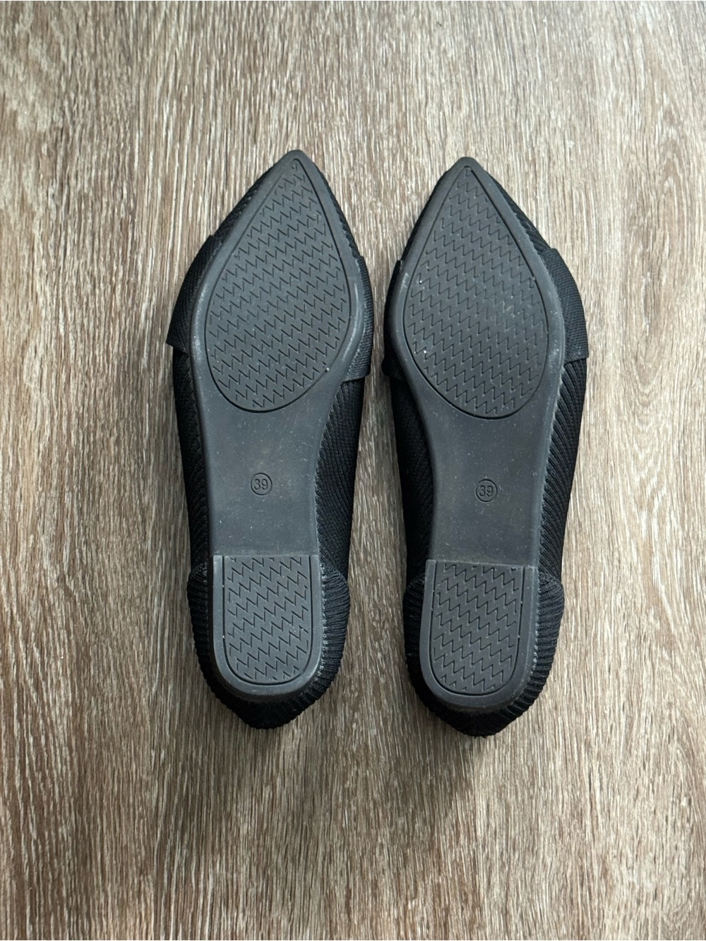 Knit Pointed Ballet Flats with Knot Accent 🩰 - Picture 10 of 11